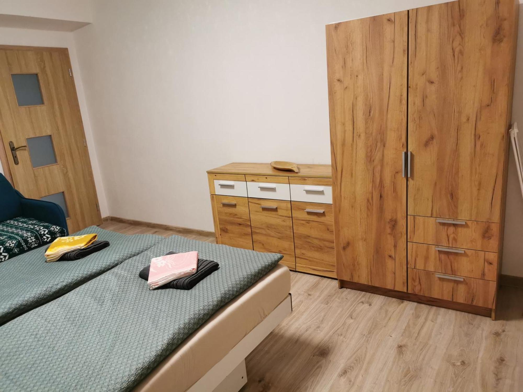 Ubytovanie Pri Parku Lipótszentmiklós Kültér fotó